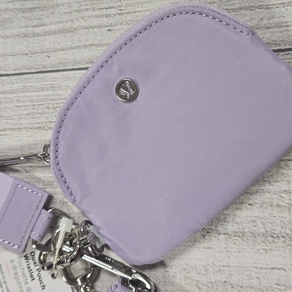 NWT Lululemon Dual Pouch Wristlet - Picture 4 of 6
